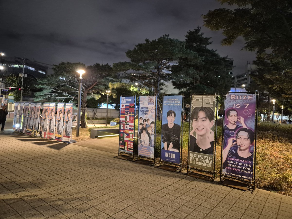 hannibreeze's tweet image. isn't our love so beautiful???

#BringSeunghanBack
#RII7E_Or_NONE
#SMSupportsBullying