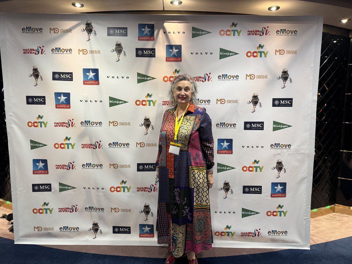 carmenpellicer_'s tweet photo. En #EmoveFestival de cine y audiovisual educativo donde entregamos un premio a la creatividad del alumnado de 2* de Primaria al centro TALLER TELEKIDS, de Sevilla en un entorno espectacular @MSCCrucerosESP @CuadernosP @trilemaedu https://t.co/VJS3UP54na