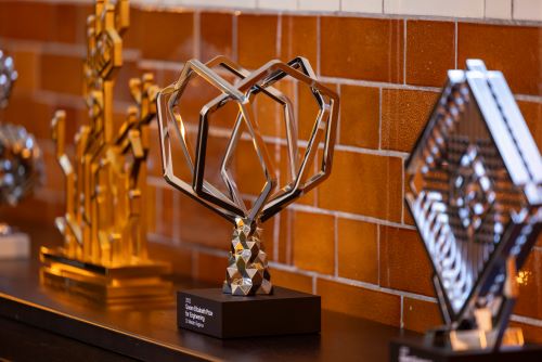 RAEngNews's tweet photo. Are you a creative thinker eager to see your designs brought to life?
The 2025 #CreateTheTrophy competition is open to participants aged 14-24 from around the globe. Use the free @QEPrize 3D Design Studio app to craft a trophy that celebrates the world’s leading engineers, and you could win a top-of-the-line laptop.
Submit your design by November 29: https://t.co/iGhKmktgDh https://t.co/iGhKmktgDh