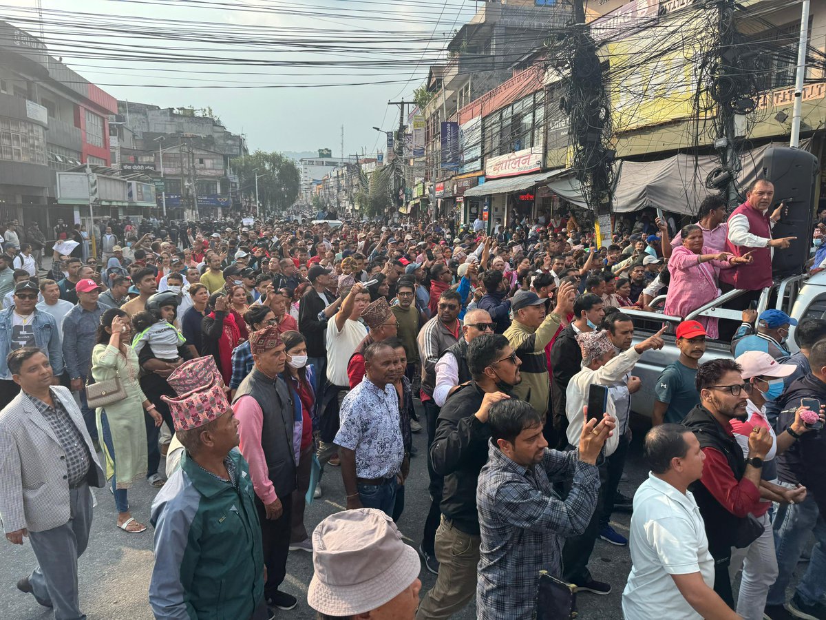 lagani_patra's tweet photo. रवि एक्लो छ कि के छ त्यो आफैं हेर्नु है!
रबि युगले जन्माएको एक सच्चा नेता हो ।
उनी भावि प्रधानमन्त्री हुन! निमोठ्न नखोज! #nilokranti
#IAmWithRabi
#ShareThisPost
#pokharanepal
#RSPNepal https://t.co/nae9Jq94Vv