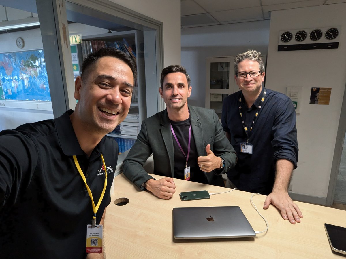 IfiHk's tweet image. Great to catch up with @edTechEvans and @stulowe80 at the #ACAMISTech conference at Renaissance College HK!