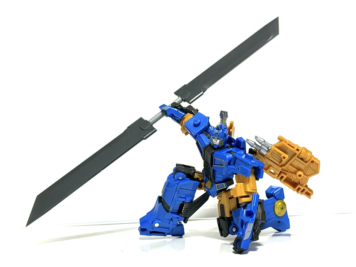 suni0024open's tweet image. #トランスフォーマー 
#TransformerOne 
#トランスフォーマーONE 
#センチネルプライム　

コトブキヤMSGのナイトソード×2でお手軽に。
(デカすぎるのはご愛嬌w)

後でお手軽塗装する。
