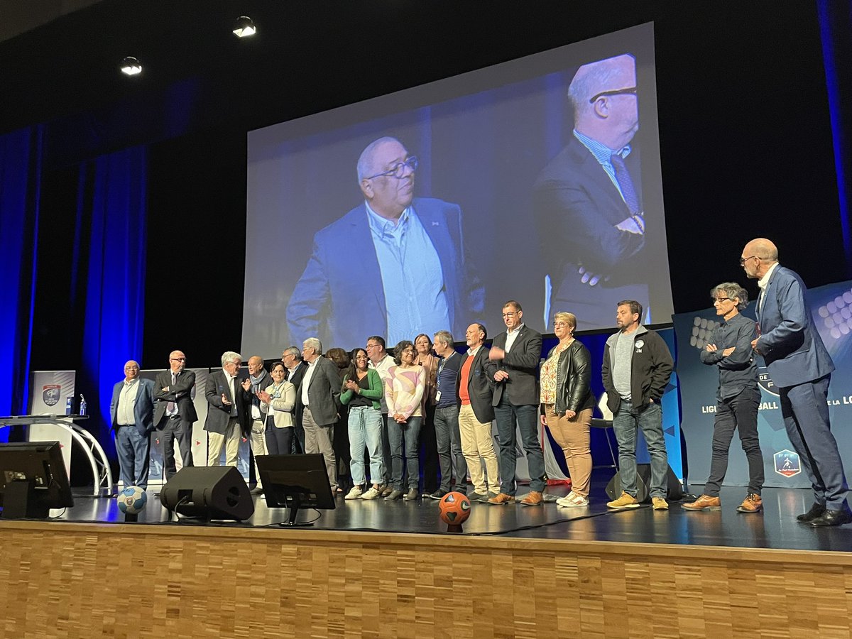 LigueFootLFPL's tweet photo. [Assemblée Générale]

✅ La liste « Ensemble pour le projet de votre club » menée par Didier Esor élue avec 88,52 % des voix. Le moment fort de notre AG marqué par la présentation des nouveaux membres du Comité de Direction (2024/2028) et par un hommage aux élus sortants 👏 https://t.co/ysXgcwehOE