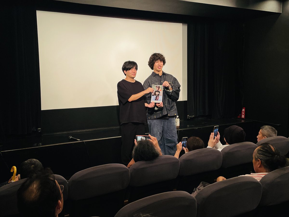 cinemaskhole's tweet photo. 本日10/19㊏『わたしと、私と、ワタシと、』金川慎一郎監督×村地洋祐プロデューサーによる舞台挨拶、たくさんのご来場誠にありがとうございました！『冬子の夏』の撮影は名キャメラマン笠松則通さん。こだわりのエピソードをうかがいました！上映は10/25㊎までつづきます🌻 https://t.co/q6849LOemm