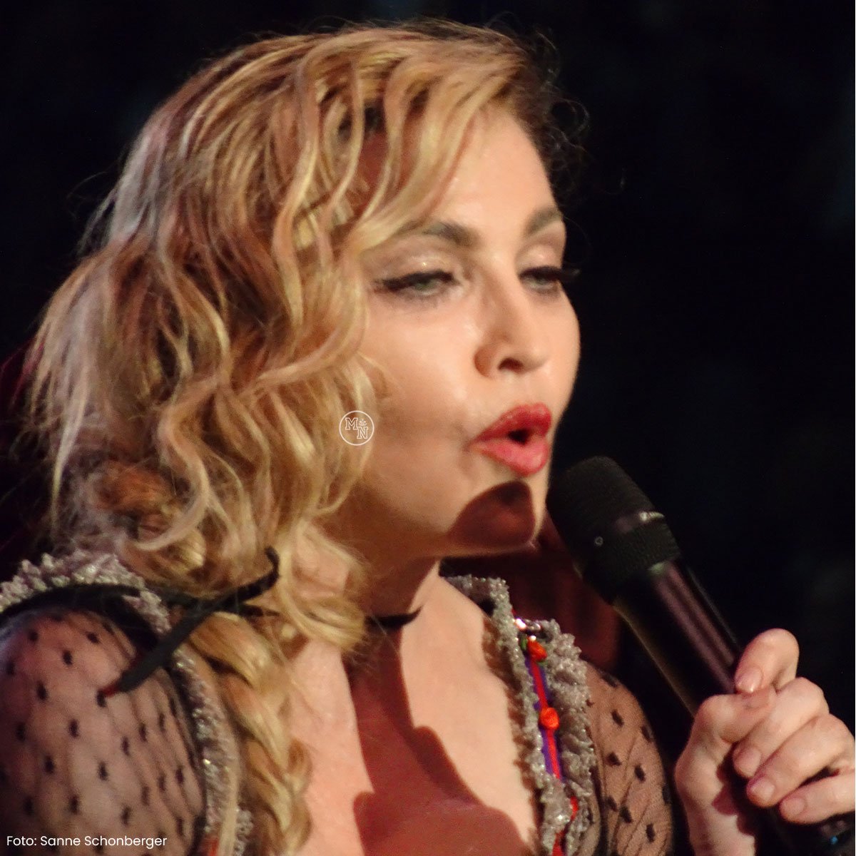 madonnaned's tweet photo. Rebel Heart Tour foto-album update: 4 en 5 november 2015, Lanxess Arena, Keulen 

Op 4 en 5 november 2015 trad Madonna op in de Lanxess Arena van Keulen met haar Rebel Heart Tour. Dit zijn de foto's van MadonnaNed teamlid Sanne.
https://t.co/kGBI7GYGol https://t.co/gSiuAT58jN
