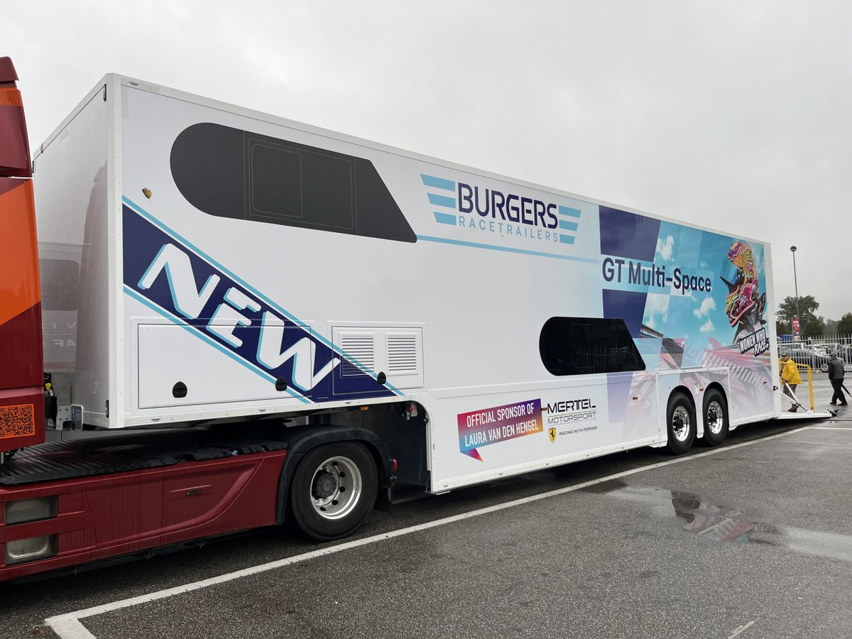 RdTMagazine's tweet photo. Trasporto racing, Multitrax scende in pista con il doppio piano Burgers Carrosserie.
L'azienda di Cremona presenta la gamma Burgers Racetrailers.
Sul nostro sito https://t.co/YoX8WvrgZi l'anteprima della pubblicazione di dicembre https://t.co/8JL1CDZuPw

#rottadeitrasporti https://t.co/v1ua4LwkG1