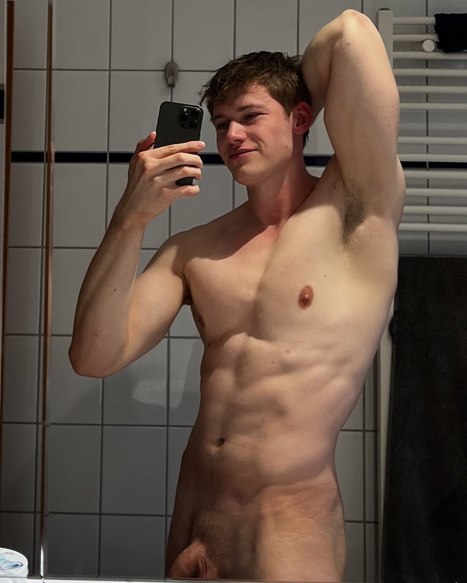 Blondfitboy tweet media