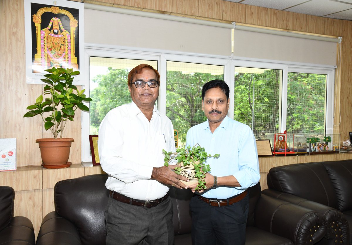 PjtsauIndia's tweet photo. Prof. Aldas Janaiah assumed the office of Vice-Chancellor, Professor Jayashankar Telangana Agricultural University (PJTAU) on 19.10.2024 at the Administrative Building, Rajendranagar, Hyderabad. https://t.co/ohGDA8iVx2