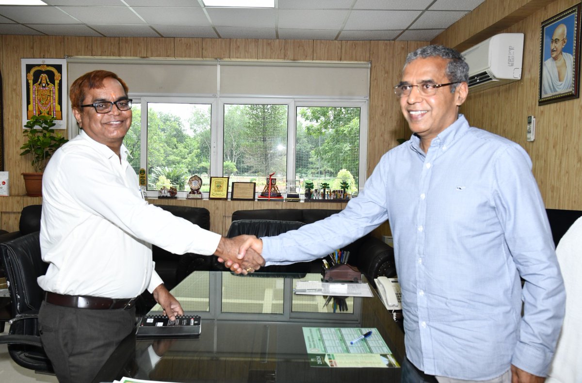 PjtsauIndia's tweet photo. Prof. Aldas Janaiah assumed the office of Vice-Chancellor, Professor Jayashankar Telangana Agricultural University (PJTAU) on 19.10.2024 at the Administrative Building, Rajendranagar, Hyderabad. https://t.co/ohGDA8iVx2