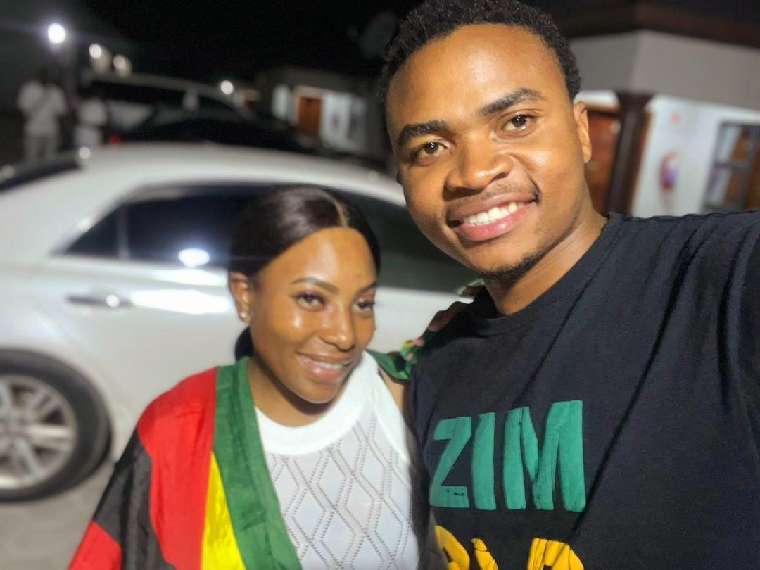 LenonMount's tweet photo. Bwanji😁
Zimbabwe 🇿🇼 loves Zambia🇿🇲, but Zambia🇿🇲 loves Zimbabwe🇿🇼 more🤌🏾
Anyway, meet my Zambian friend, Miss J.M
🇿🇼🇿🇲KUCHALO!!! https://t.co/4rQqs6WcHT