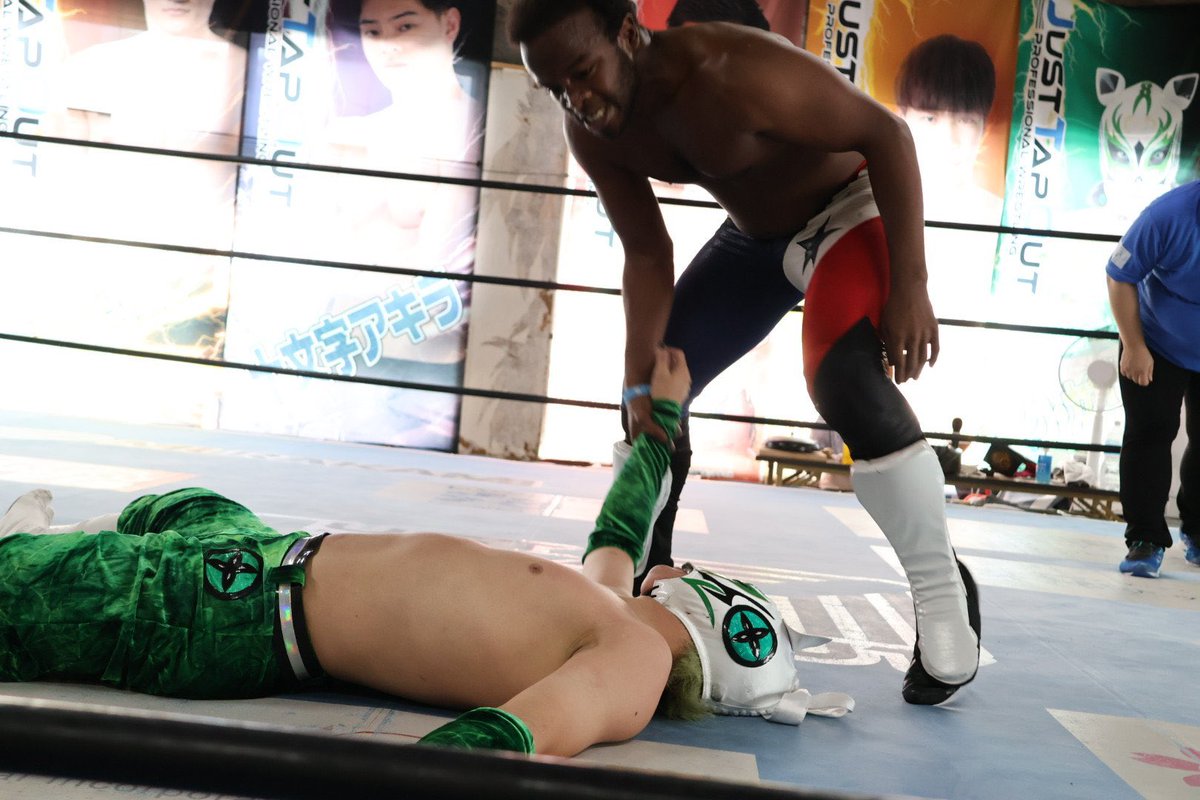 サタデーファイトご来場ありがとうございました。

EWEのベルトに挑戦したけど負けてしまった。
チャンピオンの力が違った。

メイン後に勝って言いたかったけどGENESIS入りをもう一度お願いし加入を認めてもらえた。

必ず力になってみせる！
GENESISのメンバーと一緒に明王を倒す！

#pw_jto