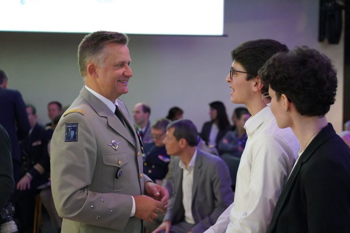 Nous formons nos futurs cybercombattants.

Rentrée du parcours cyberdéfense du Bachelor <a href="/EPITA/">EPITA</a> et <a href="/Polytechnique/">École polytechnique</a>

Trois années d’études, pendant lesquelles les élèves sont réservistes opérationnels, une alternance dans nos armées en 3e année, un statut d’officier cyber en sortie.