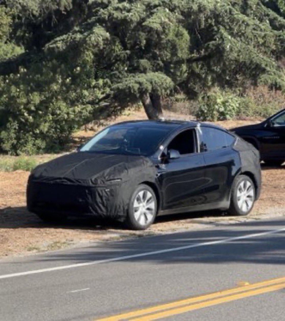 rikgilbert's tweet image. $TSLA #TSLA
🔥🔥🔥🔥
Giga Shanghai will start producing the closed-loop of the new Model Y next week, accordingly to sources on X.