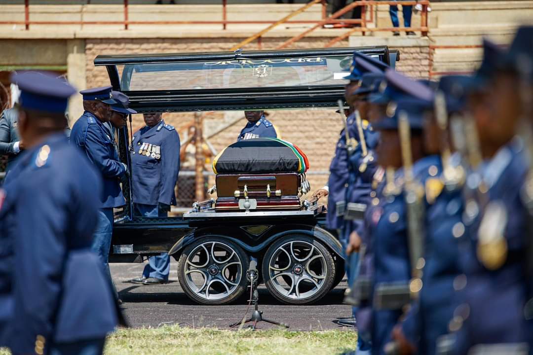 akotopam's tweet photo. 🇿🇦
#akotopamnews
Today the ANC joins the family, friends, colleagues and comrades in the official send-off and burial of Comrade Tito Mboweni. 

His legacy of dedication, innovation, and service will remain a guiding light for generations to come.

#RIPTitoMboweni 🕊️ https://t.co/0rWPXN0LRM