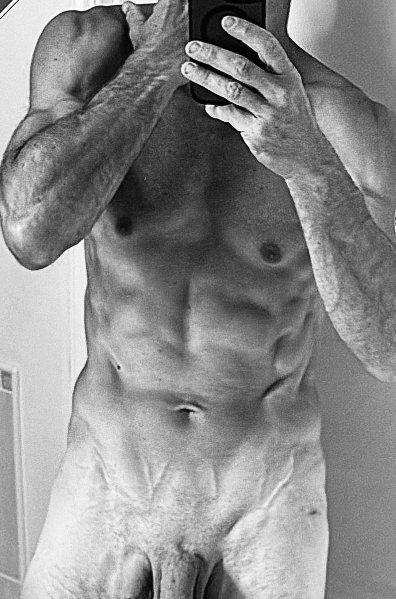 vnb83's tweet photo. Morning, hope everyone has a great weekend 😜😈 https://t.co/VQJfCodnGc