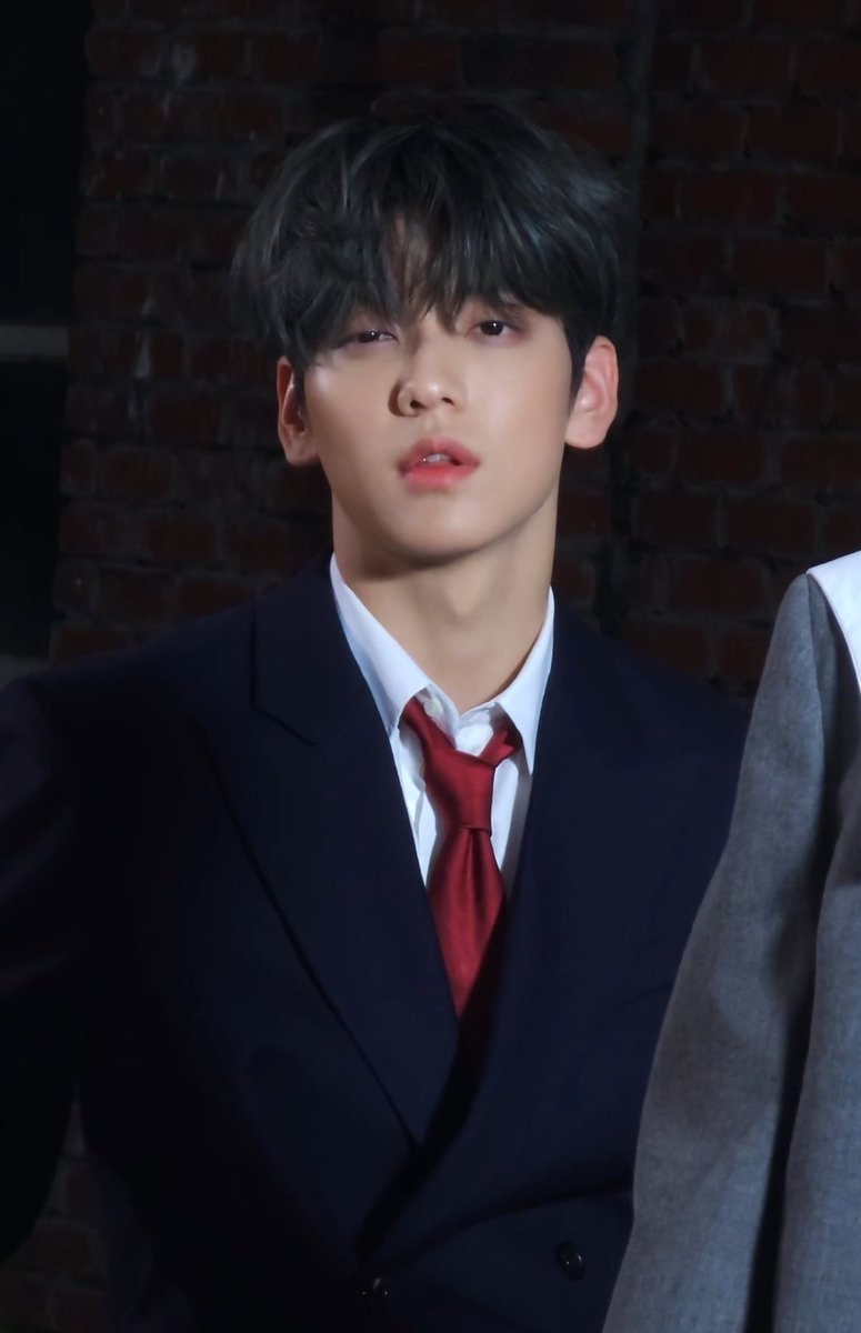 he's so hot wtf