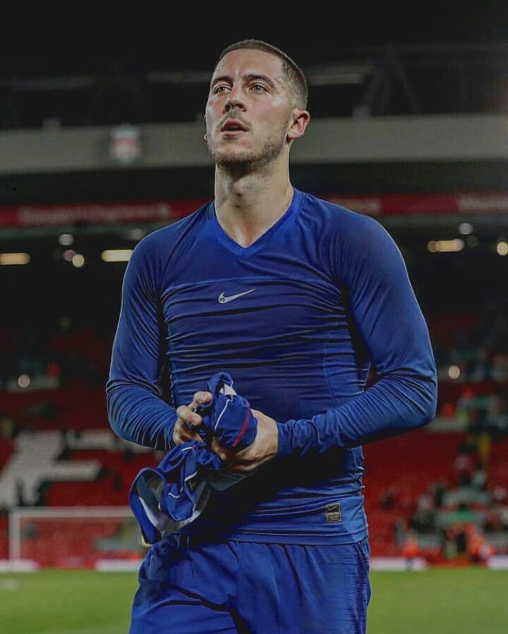 ML_cfc10's tweet image. من الصعب انك تجد جناح مسجل 15 هدف و صانع 20 هدف ، و مميز في صناعة اللعب ، و خلاق لزملائه ، و عنصر أساسي مع فريقه ، و بيمتلك حضور ذهني في المباريات الكبيرة..

 لم يكن منفوخاً ، لم يرفعه الإعلام ، أنت فقط لاتعلم مقدار الجودة التي كان عليها الملك ..
💙🔵