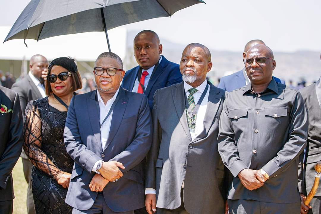 akotopam's tweet photo. 🇿🇦
#akotopamnews
Today the ANC joins the family, friends, colleagues and comrades in the official send-off and burial of Comrade Tito Mboweni. 

His legacy of dedication, innovation, and service will remain a guiding light for generations to come.

#RIPTitoMboweni 🕊️ https://t.co/ZL9FMvgz4M