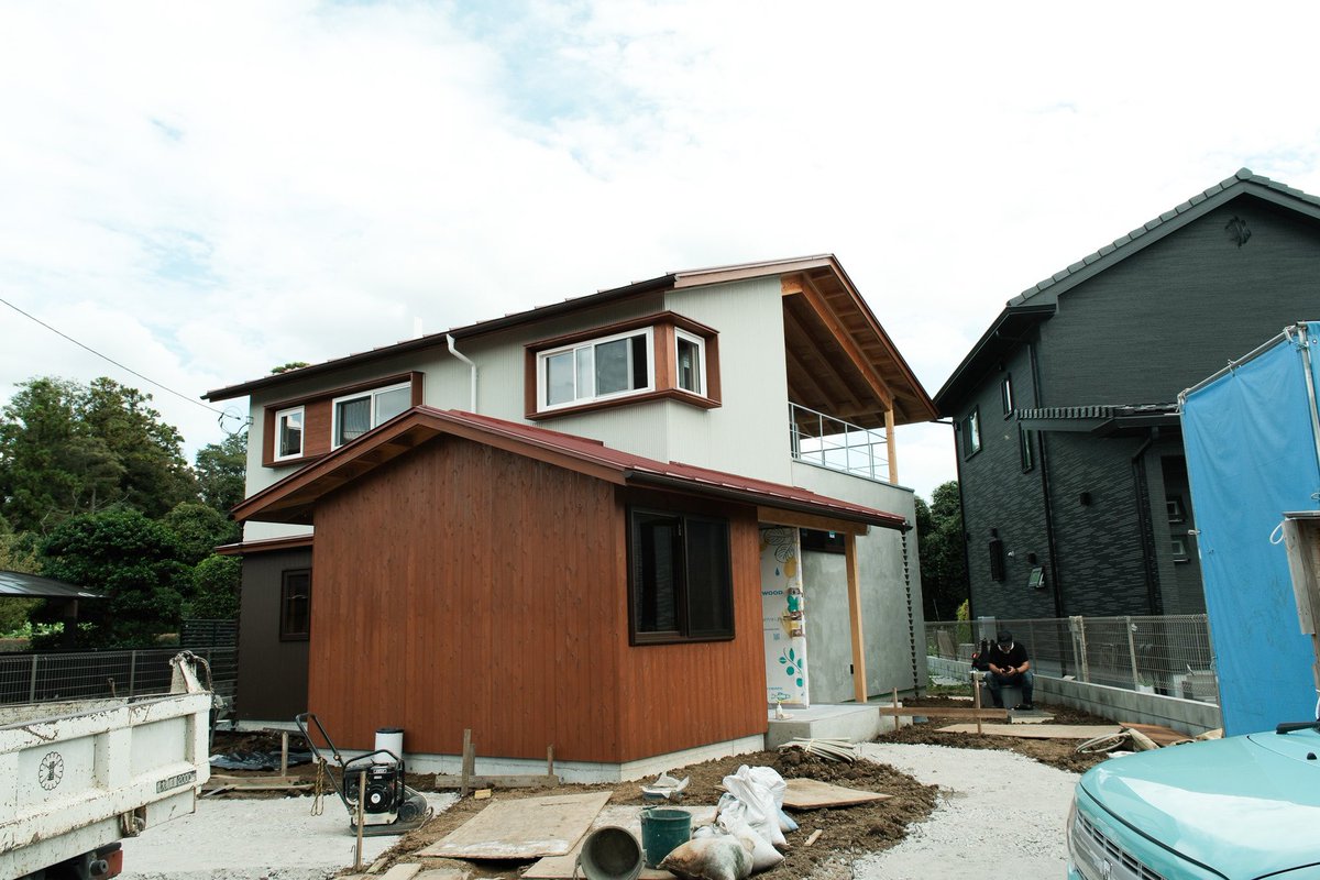 KZ3110bdman's tweet photo. 家ができてきました。もう住み始めてます。とても心地のいい家です。設計はニコ設計室、施工は越谷にある千葉工務店さんです。 https://t.co/44VFErtMmW