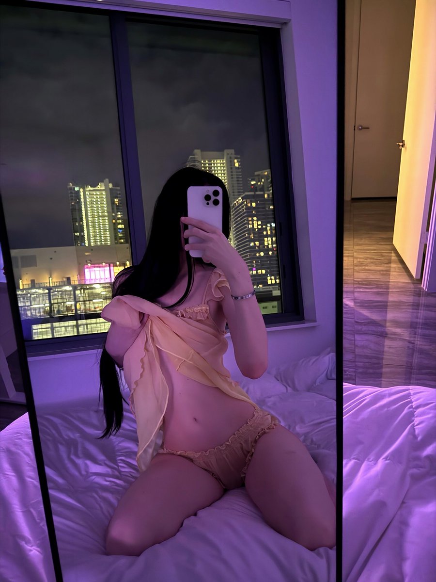 louannepont's tweet photo. Belle ma photo ?😚
Dispo pour réel; sexcams et pack de nudes 🥵🔥🔥paypal pour paiement 

Pour les prix viens dm si t’es intéressé ...🔥

Rt+follow+like=1kdo ❤️ https://t.co/SJizoUdKRl