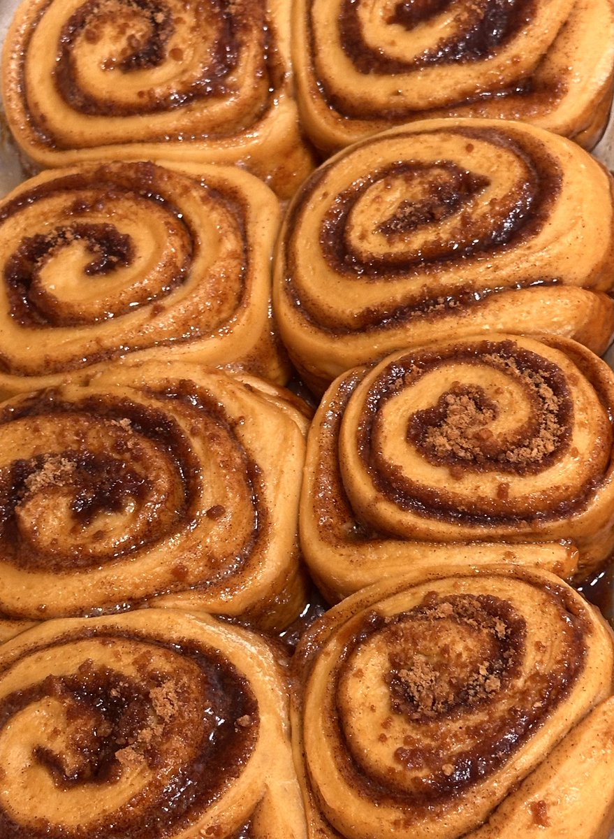 Stop turrones que todavía vamos por los rollitos de canela eh 🍁🌰☕️