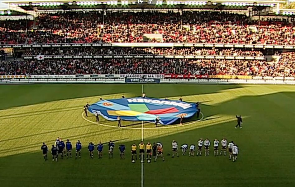 oleaasheim's tweet image. Vennlig påminnelse til alle om at Tippeligaen &amp;gt; Elitserien.

Det var en tid vi hadde ordentlig ligabranding med reklameplakat på alle stadionene, en ordentlig ligapatch på armen og tidenes beste intro.