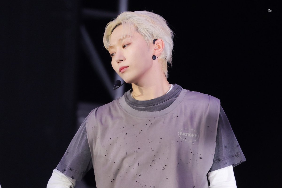 플로 tweet media