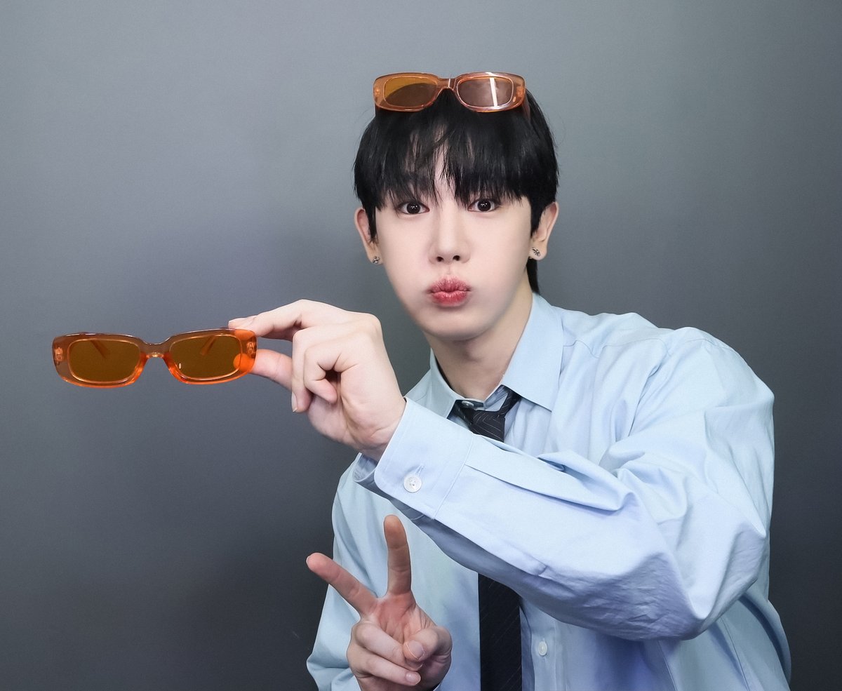 official__wonho's tweet photo. [📸]
photoism behind💙
아직 찍지 못한 위니들은 포토이즘에서 만나요🤩
📆 ~10/31

#원호 #WONHO #포토이즘 #photoism https://t.co/JZp5WbDS8b