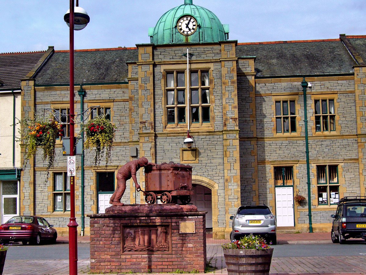 Millom is a town on the estuary of the River Duddon in the southernmost point of Cumberland.

The name #Millom was in use before the Norman Conquest for the lands known as Millom and the name is assumed to be of Norse origin.

#Cumberland