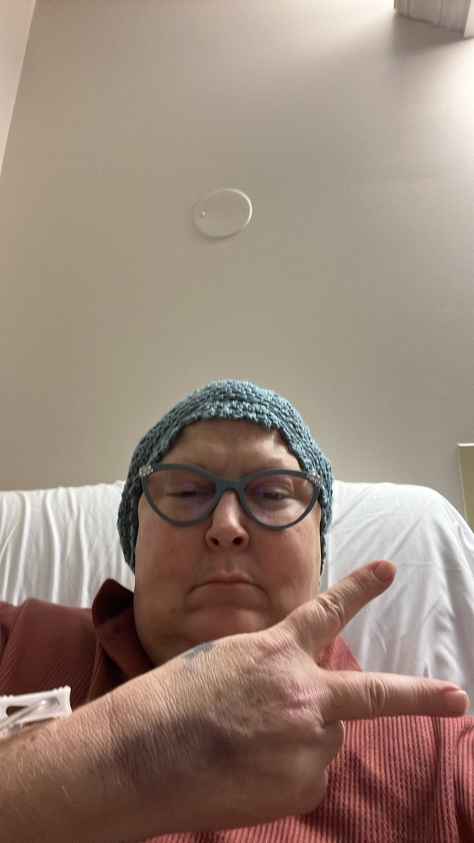 roisue0503's tweet photo. @ImMissCaroline Girl you’re to sweet. I want to sleep but Since they found the pulmonary embolism I’ve been on blood thinners and I would not stop bleeding it was crazy. I am ready to go home to make Halloween candy. Take care of yourself and the babies https://t.co/EJyqquDtsp