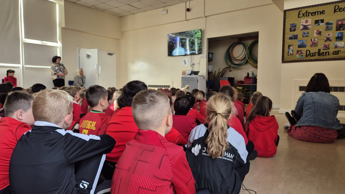 The children learned about showing racism the red card. 
They dressed up in red, did some activities and had a special assembly. #ShowRacismtheRedCard
