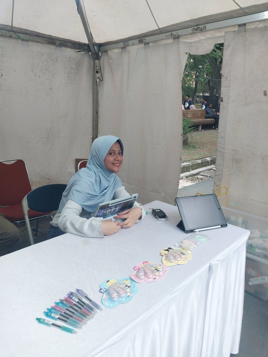 HMTL_ITB's tweet photo. AYOOOO KE WISNIGHT PUSAT dan bawa sampah menumpuk di kosmu itu!!!! Nanti dapet alat tulis UNYUUU!
Ditunggu di Lapangan CC Timur🫰🏻 https://t.co/9HPny68o0S