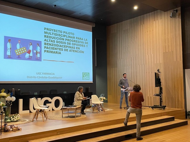 FAPsGal's tweet image. Después de un café ☕️, se inicia la  presentación de #trabajos con #opción a #premio 
#VJornadasFAPsGal
#FAPtransversal
#AtencionPrimariaAltasCapacidades
#HULA