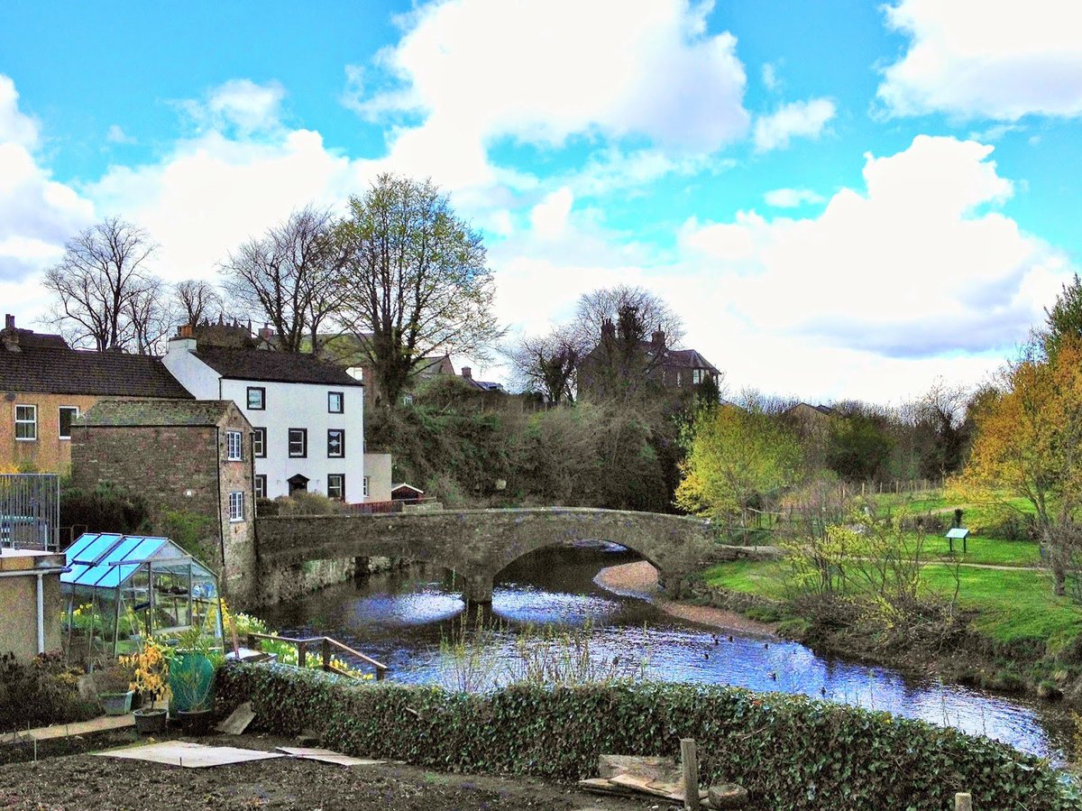 RealWestmorland's tweet photo. Kirkby Stephen is a village in Westmorland.

Kirkby Stephen received the right to hold a market by a charter granted in 1606 to George, Earl of Cumberland, by King James I.

St Luke's Fair, or ‘Charter Day’, is celebrated every year at the end of October.

#Westmorland https://t.co/NB3dgKZn65