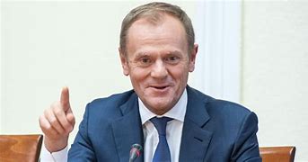 MarekMa25175489's tweet image. Tusk jak zwykle zamiast odbudowywać domy po powodzi stawia meczety w Warszawie.
I w dalszym ciągu około 30% gotowych jest na niego głosować. 
Nie ogarniam tego.