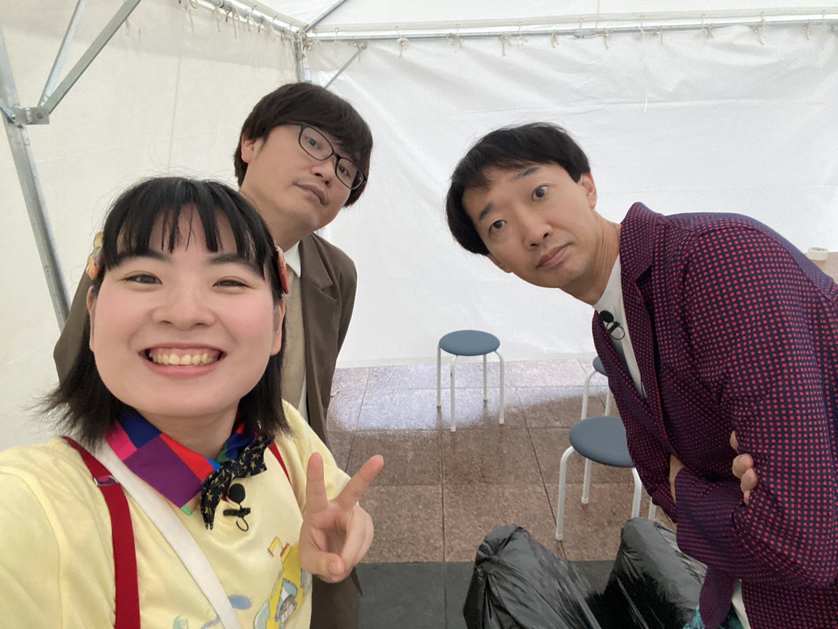 ikachanndaa's tweet photo. 小松駅前の「青松祭」のステージ立たせてもらいました‼️

ラバーガールさんと2組で営業5年ぶりとかで嬉しすぎた💕😆

雨、風で皆さんに助けてもらいつつ😅
見てくれてありがとうございました‼️ https://t.co/d5hS5jPGfz