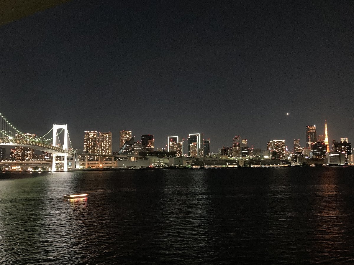 mk_background's tweet image. 初めてレインボーブリッジ遊歩道歩いたのがちょうど1年前🚶(写真はその時の)
明日銀座のギャラリー行くついでにまた遊歩道歩いてこようと思います!いい天気になりますように✨