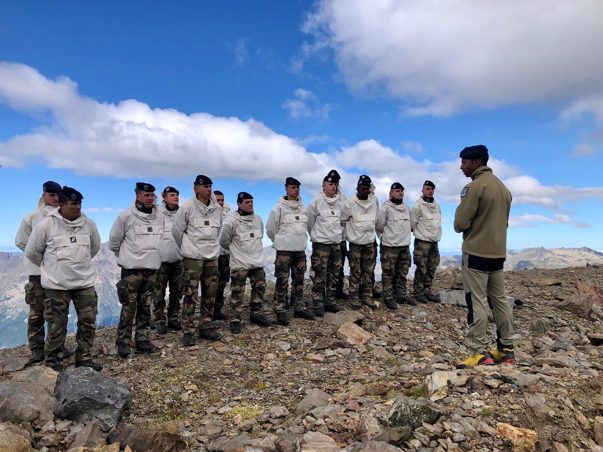 511eRTofficiel's tweet image. Du 02 au 20 septembre, c'était la rentrée pour 16 aspirants montagnards du régiment et ils ont obtenu, en Savoie, le brevet d'alpinisme militaire.
#BrigadeLOG #511eRT  #régimentdebourgogne #passetoujours  #CALT #Bourgogne #armeezne