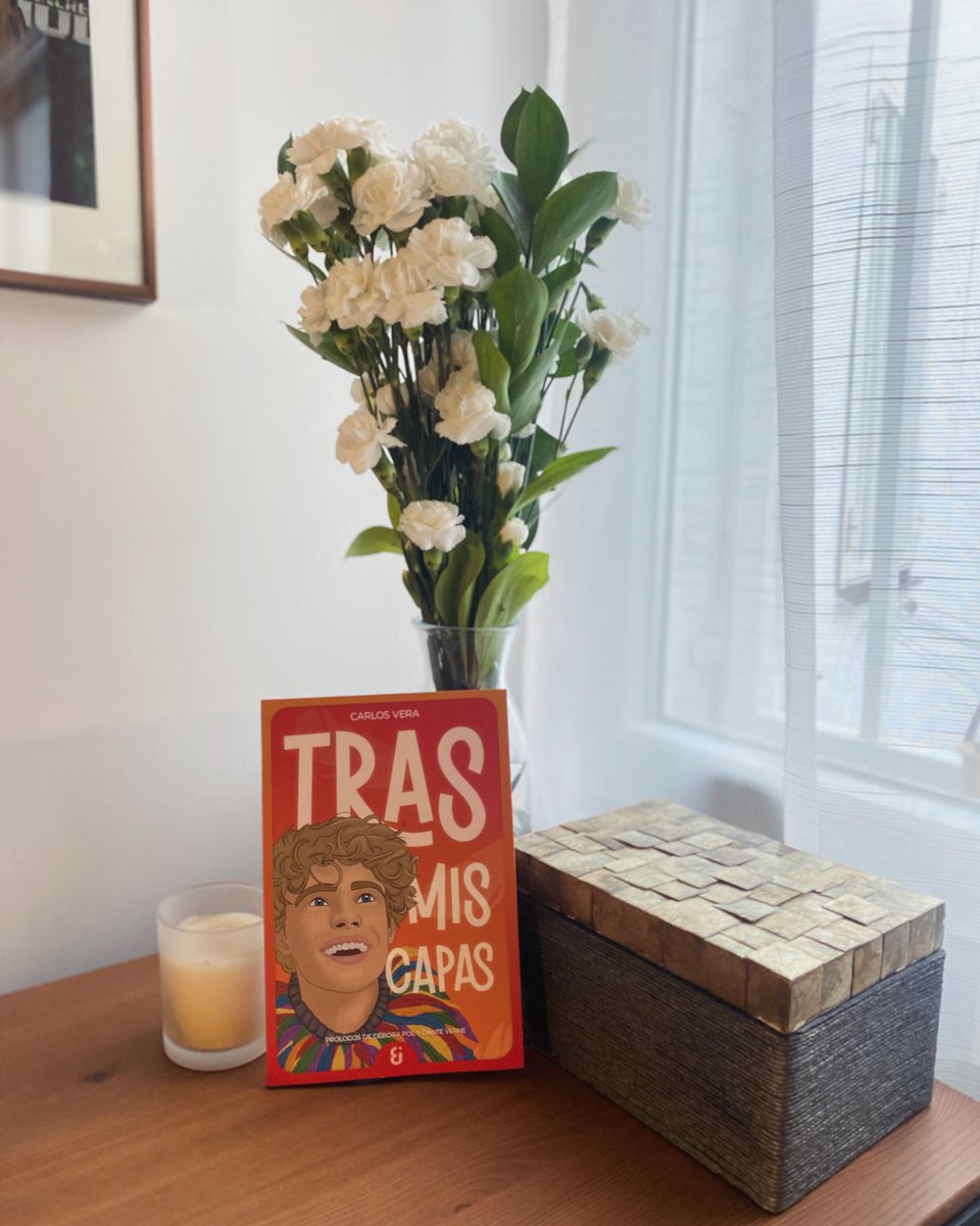 De resaca emocional tras la maravillosa tarde vivida ayer presentando #trasmiscapas rodeado de familia literaria gracias a <a href="/kaboybero/">Kabo&Bero® Ediciones</a>, familia profesional y familia vital. Tres familias aunadas y convergiendo entre poesía, risas y cariño. ♥️🏳️‍🌈