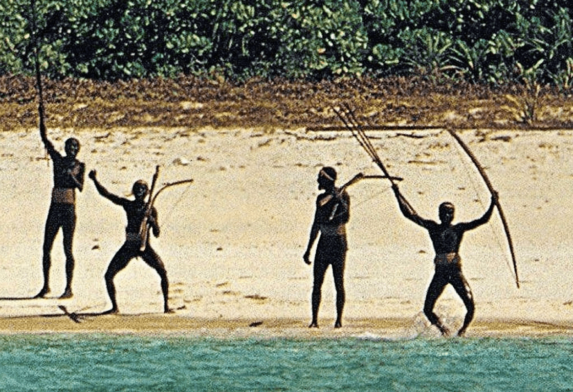 tusmedios's tweet photo. 🧵 Lugares prohibidos del mundo

Sitios que NO PUEDES Visitar:

1. Isla Sentinel del Norte, India

Hogar de la tribu de los sentineleses, la isla Sentinel del Norte es un lugar prohibido. Los habitantes de la isla se vuelven violentos a menudo para salvaguardar su aislamiento... https://t.co/hVH58zCBmg