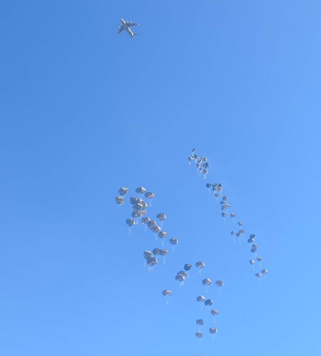 Lawyer_Animal1's tweet photo. ❗️One of these parachutes just fell on a child's head in our area killing her instantly❗️ Falling boxes are destroying tents. Aid must enter via land crossings. https://t.co/1bJAogw1Y7