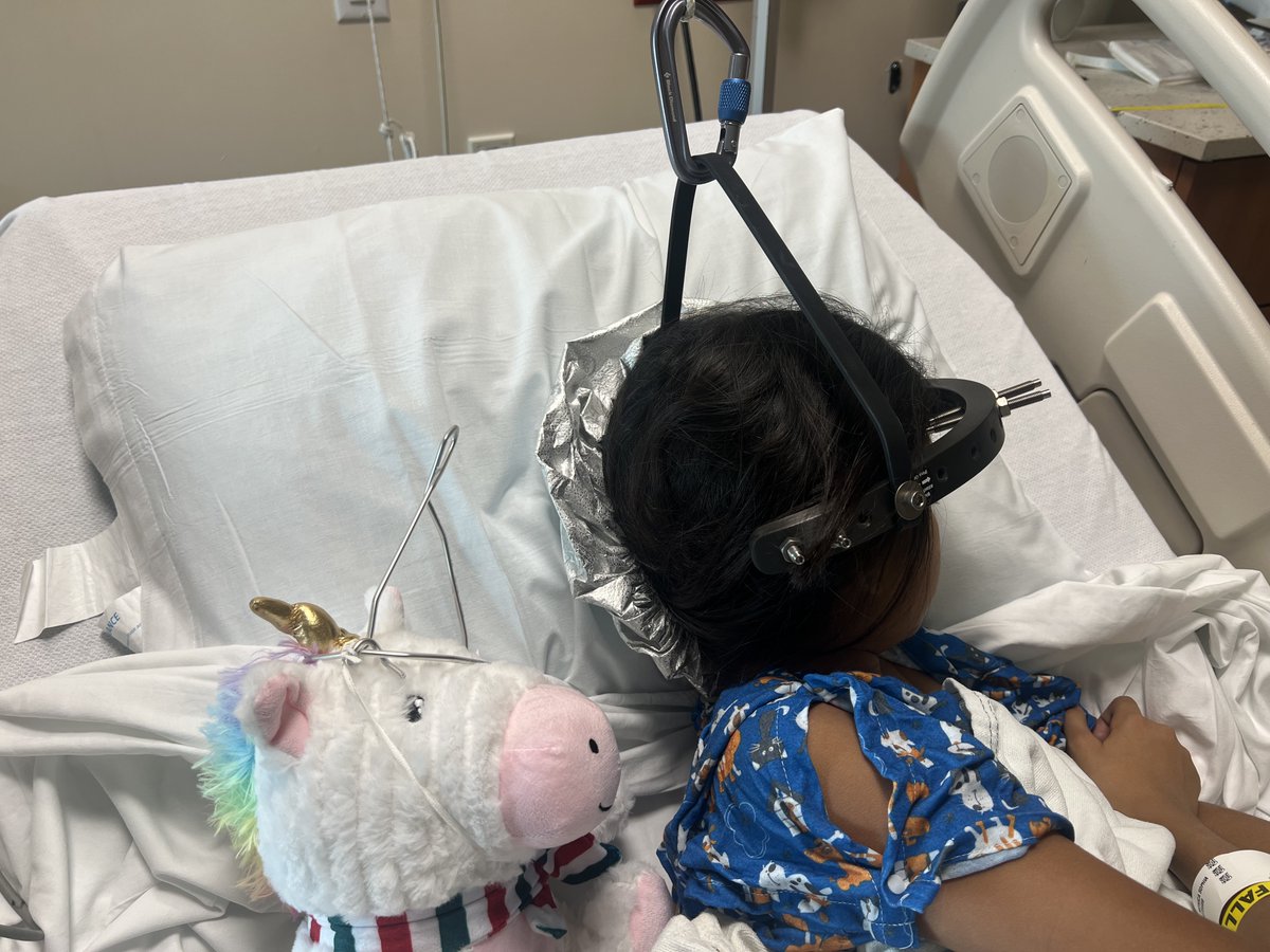 spinehope's tweet photo. @spinehope Patient: Mónica Santamaría Narvaez has officially started her spine treatment at Ascension #DCMC. Dr. Matthew Geck has successfully applied her halo ring and Mónica will be staying in the hospital in traction until her spinal fusion surgery date. #scoliosiswarrior https://t.co/gXEdAVX7X5