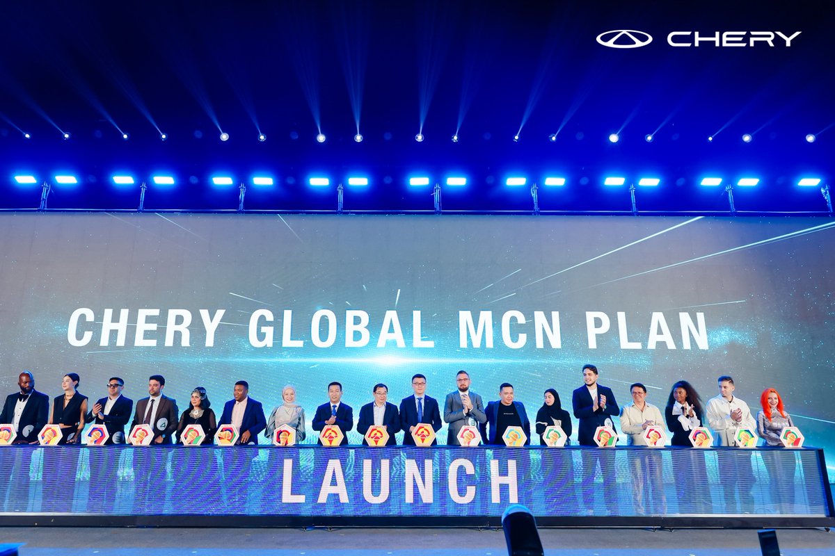 CheryAutoCo's tweet photo. Step into an unforgettable night of innovation and camaraderie! We gathered to celebrate groundbreaking technology and a sustainable future. Feel the vibrant energy in the atmosphere.
#Chery #InternationalUserSummit #ForUsForFuture #AdvancedTechnology #Innovation https://t.co/b8m5ksvik6