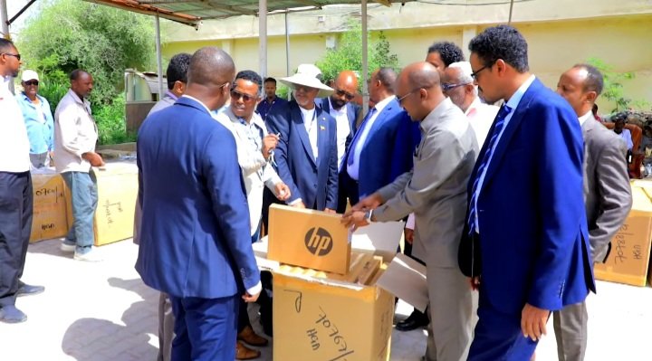 YuusufMawliid's tweet photo. BIG DAY FOR OUR COUNTERY
The national electoral commision of
#Somaliland has received the equipment and computers to implement the #IRIS #BVVS voter verification system for the #elections. This equipment landed today at Hargeisa airport.
#2024elections https://t.co/oQmCfXqO6S