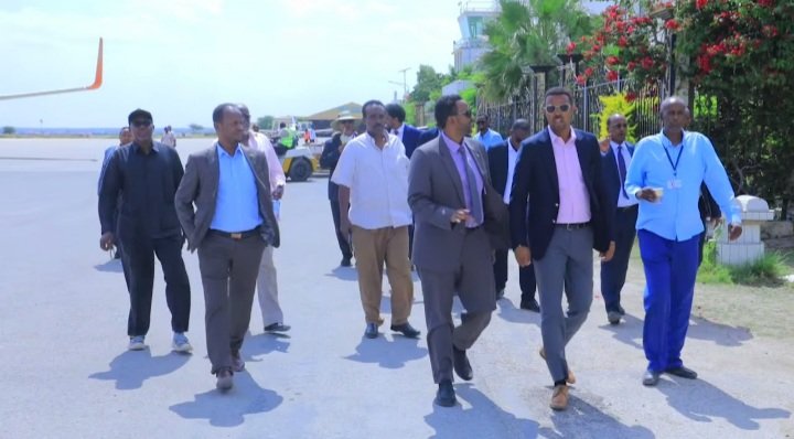 YuusufMawliid's tweet photo. BIG DAY FOR OUR COUNTERY
The national electoral commision of
#Somaliland has received the equipment and computers to implement the #IRIS #BVVS voter verification system for the #elections. This equipment landed today at Hargeisa airport.
#2024elections https://t.co/oQmCfXqO6S