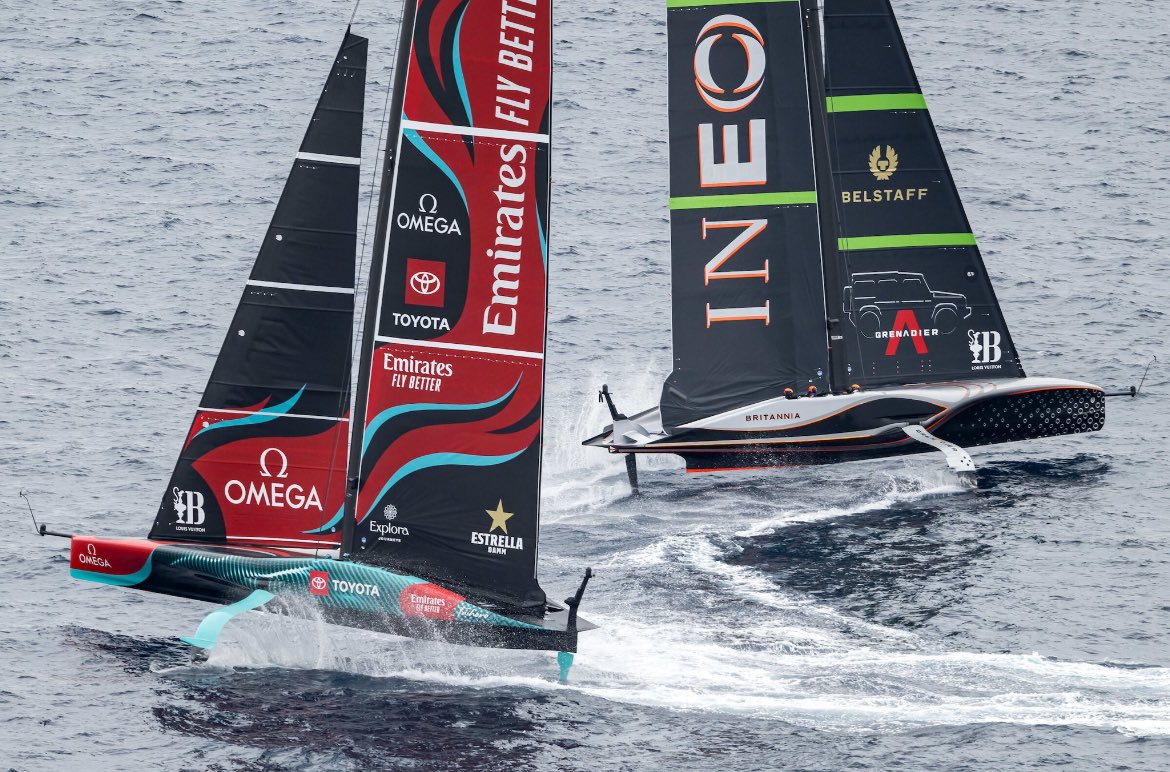 Sail_Inside's tweet photo. Benvenuti nel #Day6 di #AmericasCup. Oggi potrebbe essere una giornata decisiva per l’assegnazione del titolo a #EmiratesTeamNewZealand 🇳🇿, che si trova a una sola vittoria dalla coppa. Si inizia alle 14:00!

📸: @EmiratesTeamNZ 
#AC37 #Sailing #TeamNewZealand #TeamBritannia https://t.co/xSs5FTkIT7
