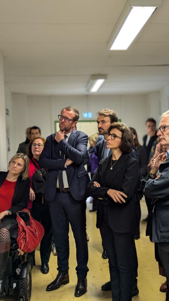 cvansty's tweet photo. Au lendemain de la remise du prix du @FestLumiere quel plaisir d’accueillir @datirachida pour lui présenter la @CineFabrique. Bien plus qu’une école de cinéma une fabrique de fraternité et d’humanité. Et ce n’est pas moi qui le dit ce sont les élèves qui en parlent le mieux ! https://t.co/lyRmXVC86Y