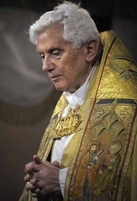 SerenaLocatell1's tweet photo. PAPA BENEDETTO XVI È STATO MESSO IN SEDE IMPEDITA DAL 1 MARZO 2013 FINO AL GIORNO DELLA SUA MORTE IL 31 DICEMBRE 2022🔥🔥🔥 #Papa #Benedettoxvi #pope #sedeimpedita #radiodominanostra #codiceratzinger #ratzingercode #verità #Truth #cristiano #Christian #Conclave #Vaticano #Chiesa https://t.co/F37Imuuqqu