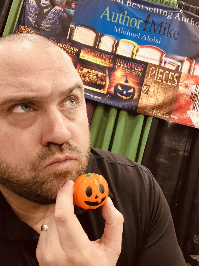 AuthorMike's tweet photo. Day 2 at Scarefest Weekend!  Come out and see us. https://t.co/KQ3yMkNKUC