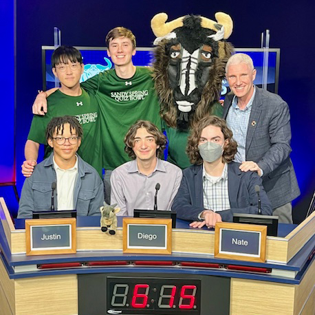 SSFS's Opening Round on It's Academic aired this morning on WETA! Watch it online: youtube.com/watch?v=pC4OfB… #its-academic